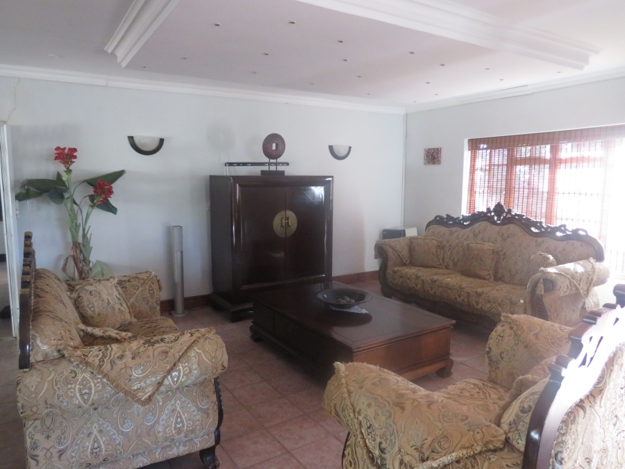 To Let 4 Bedroom Property for Rent in Mountainside Western Cape